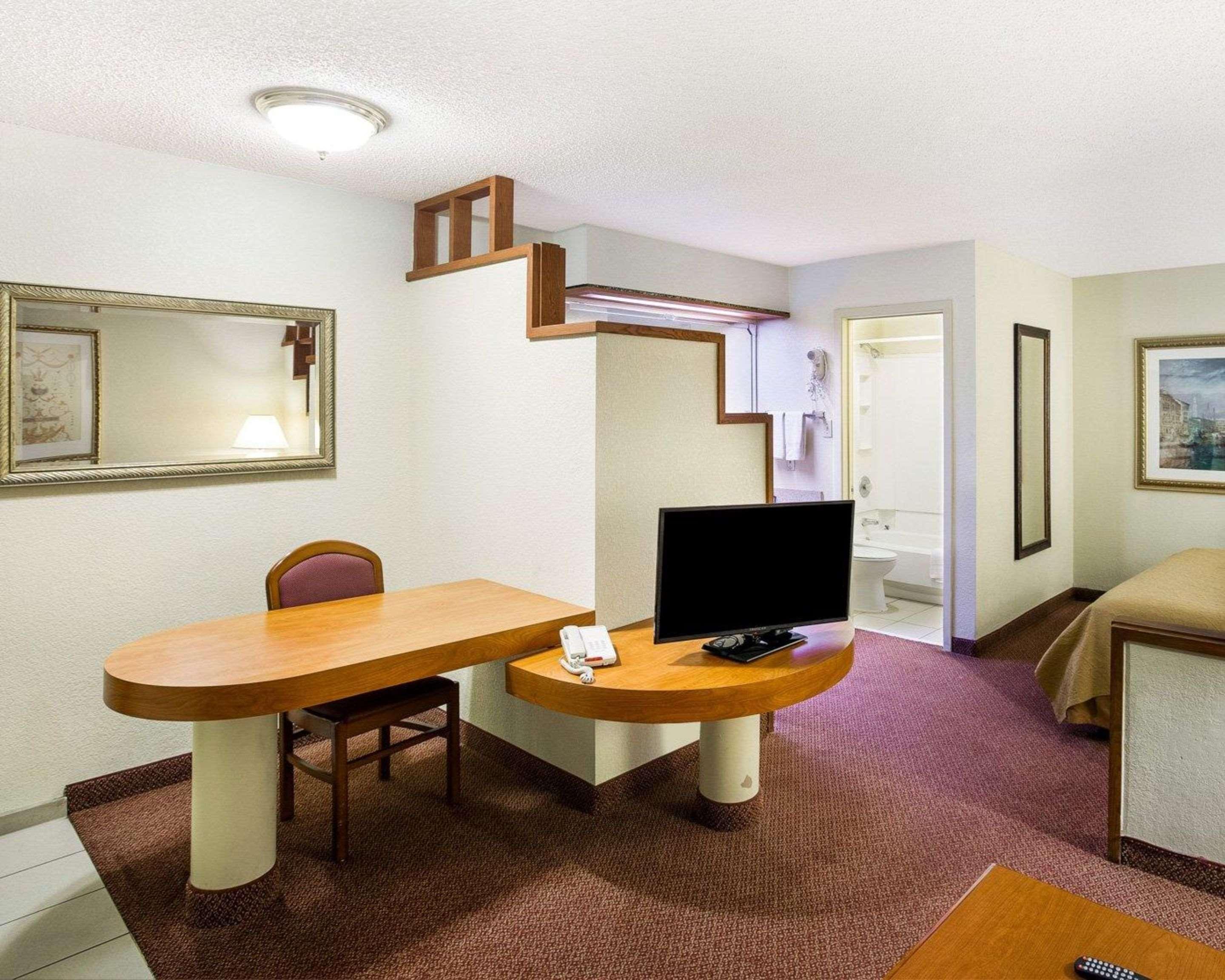 Rodeway Inn & Suites South Of Fiesta Park San Antonio Luaran gambar