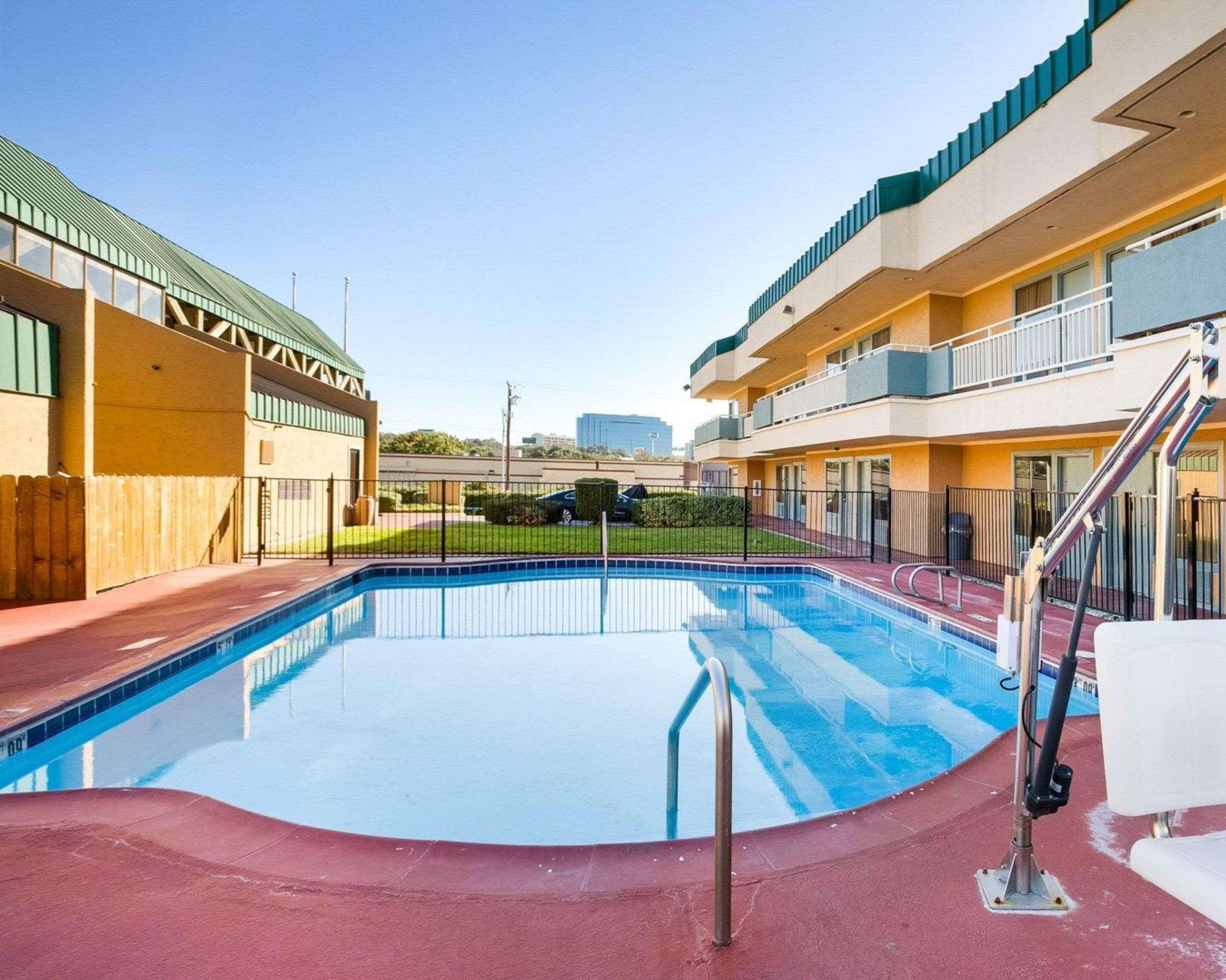 Rodeway Inn & Suites South Of Fiesta Park San Antonio Luaran gambar