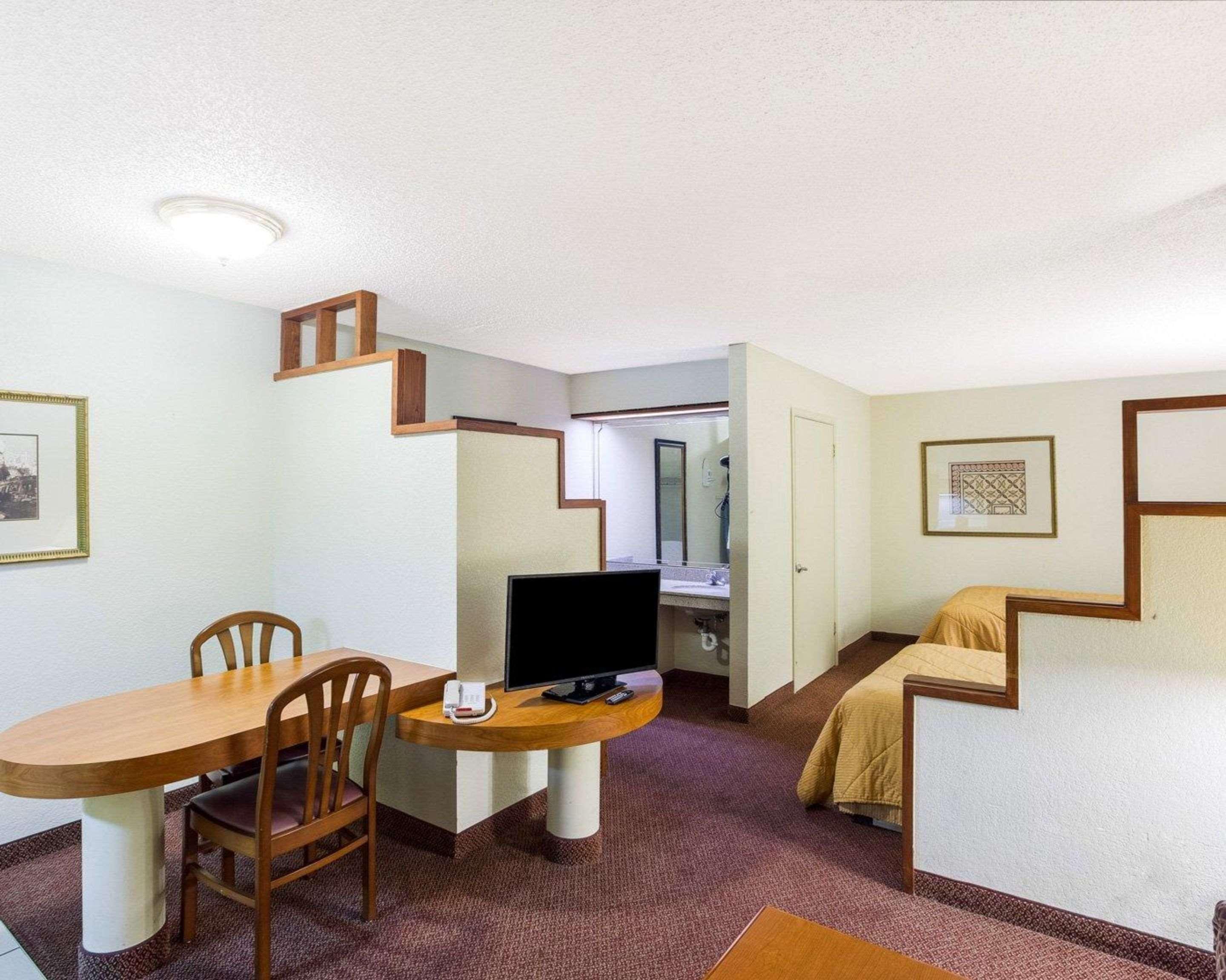 Rodeway Inn & Suites South Of Fiesta Park San Antonio Luaran gambar