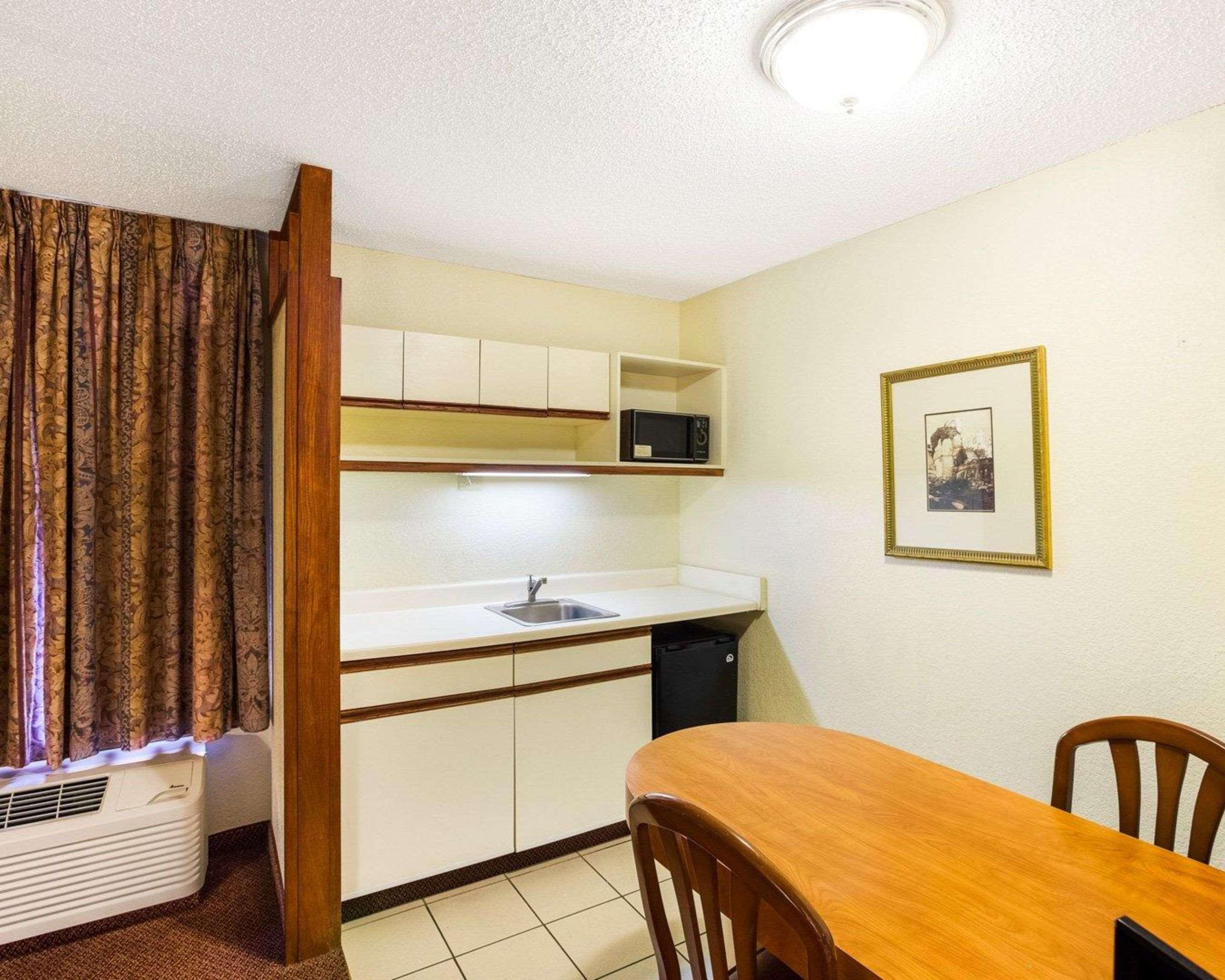 Rodeway Inn & Suites South Of Fiesta Park San Antonio Luaran gambar